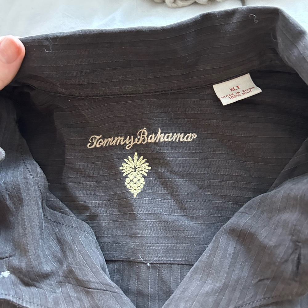 Tommy Bahama 100% silk textured brown button down - Picture 4 of 4